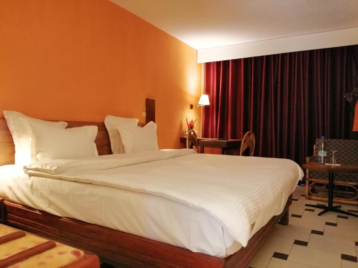 Hotel Jardin Savana ダカール エクステリア 写真